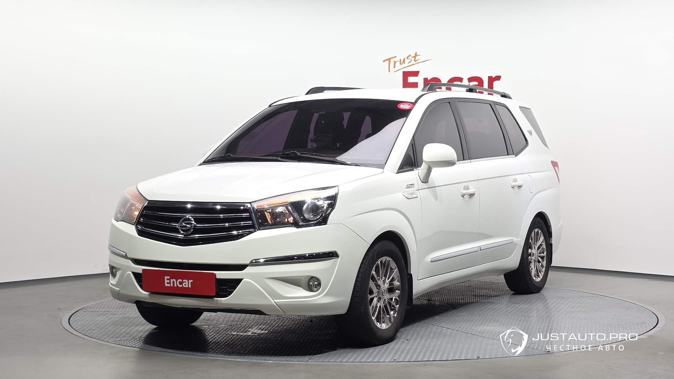 Автомобиль KG_Mobility_Ssangyong KORANDO