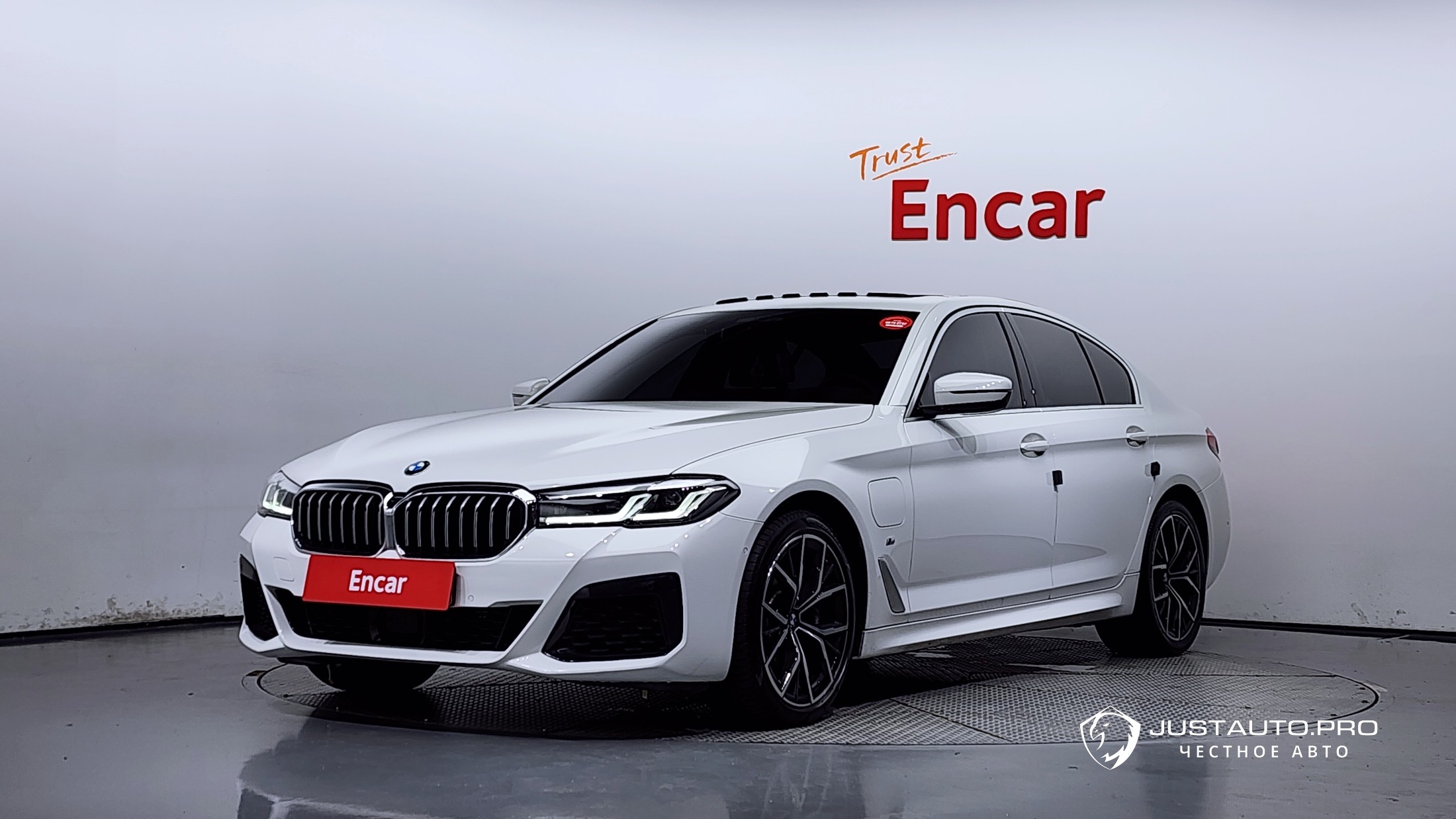 Автомобиль BMW 5-Series