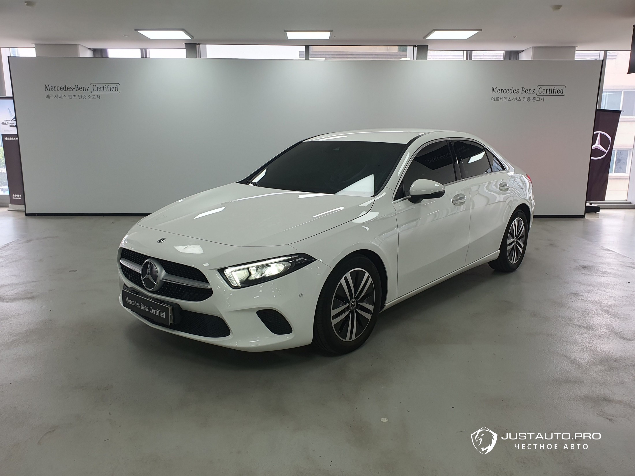 Автомобиль Mercedes-Benz A-Class