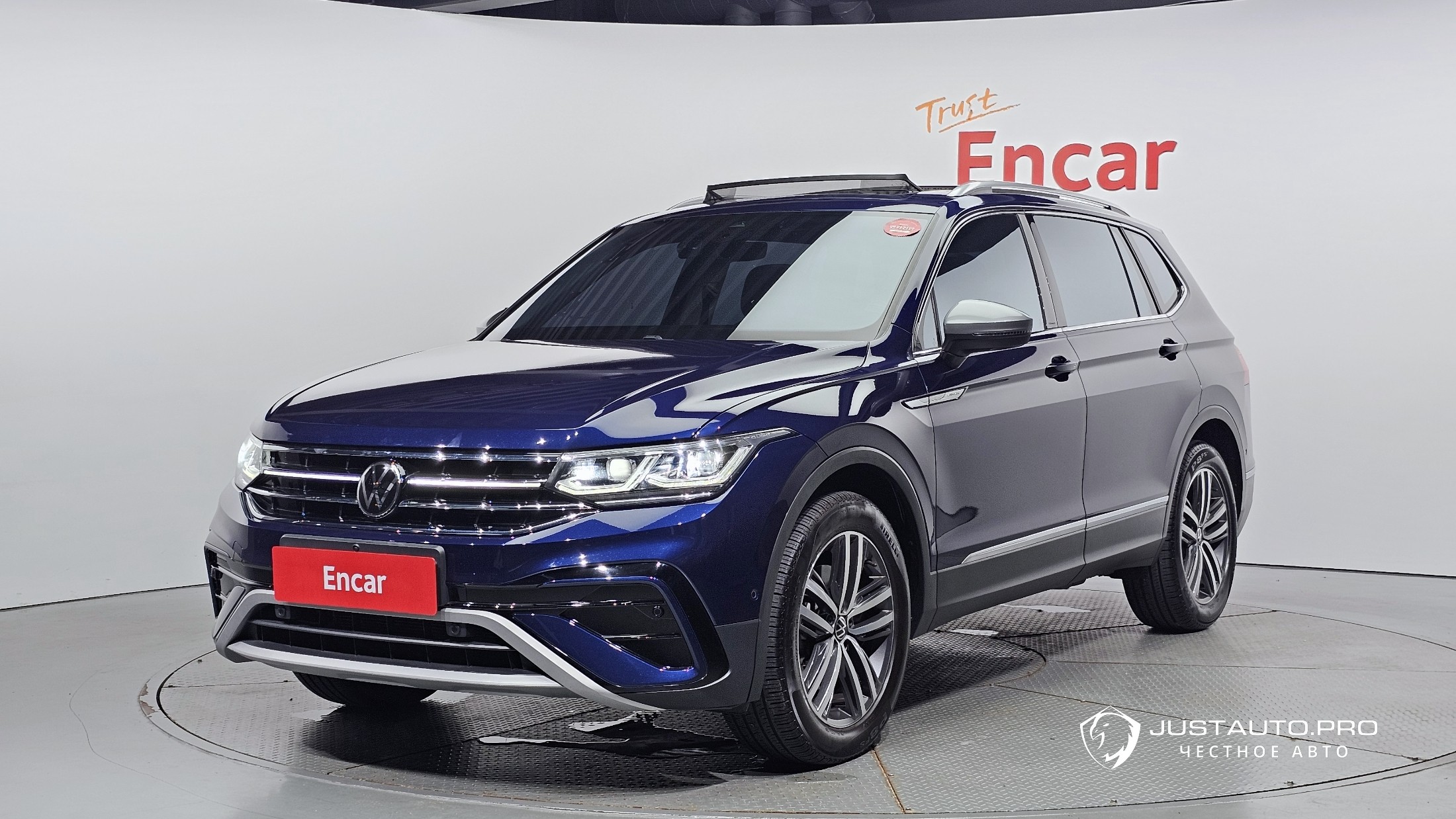 Автомобиль Volkswagen Tiguan