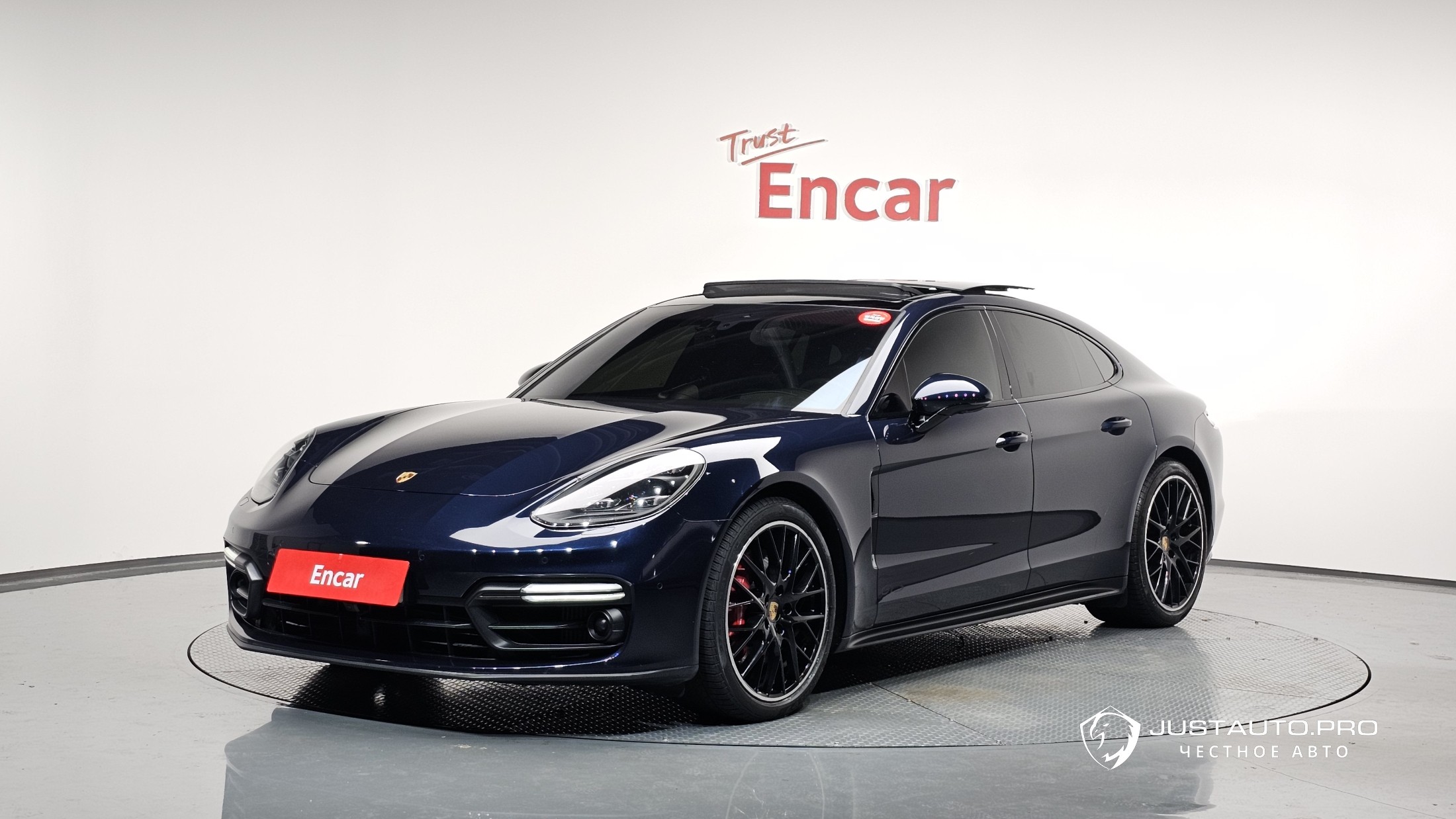 Автомобиль Porsche Panamera