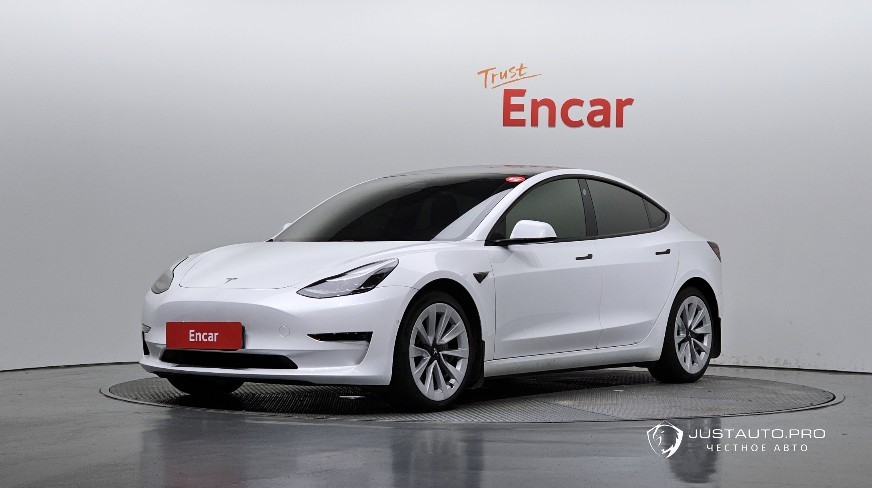 Автомобиль Tesla Model 3