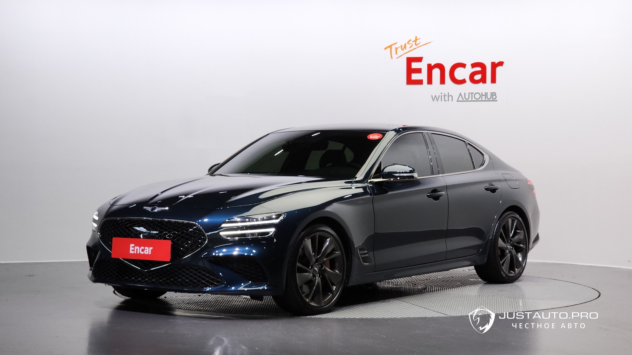 Автомобиль Genesis G70