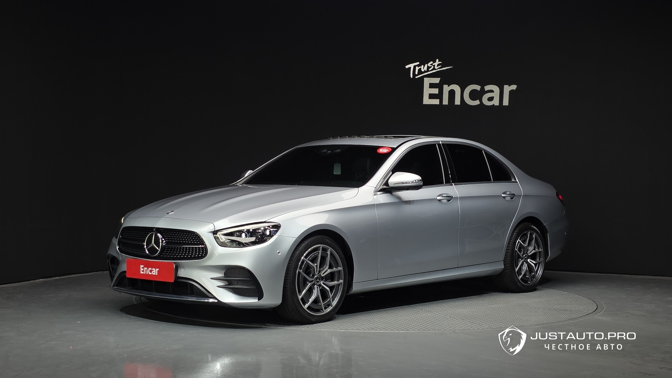 Автомобиль Mercedes-Benz E-Class
