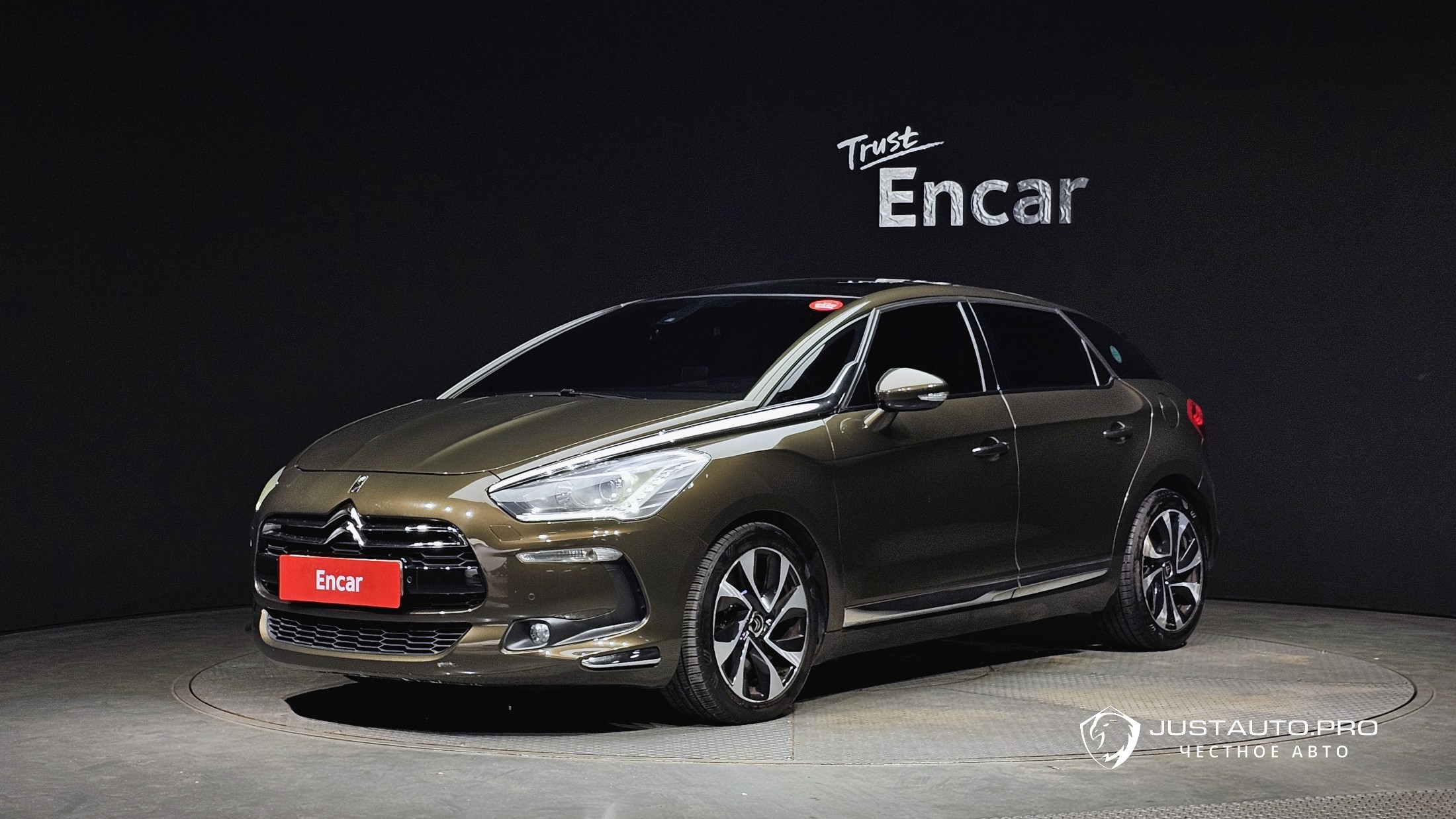 Автомобиль Citroen-DS DS5
