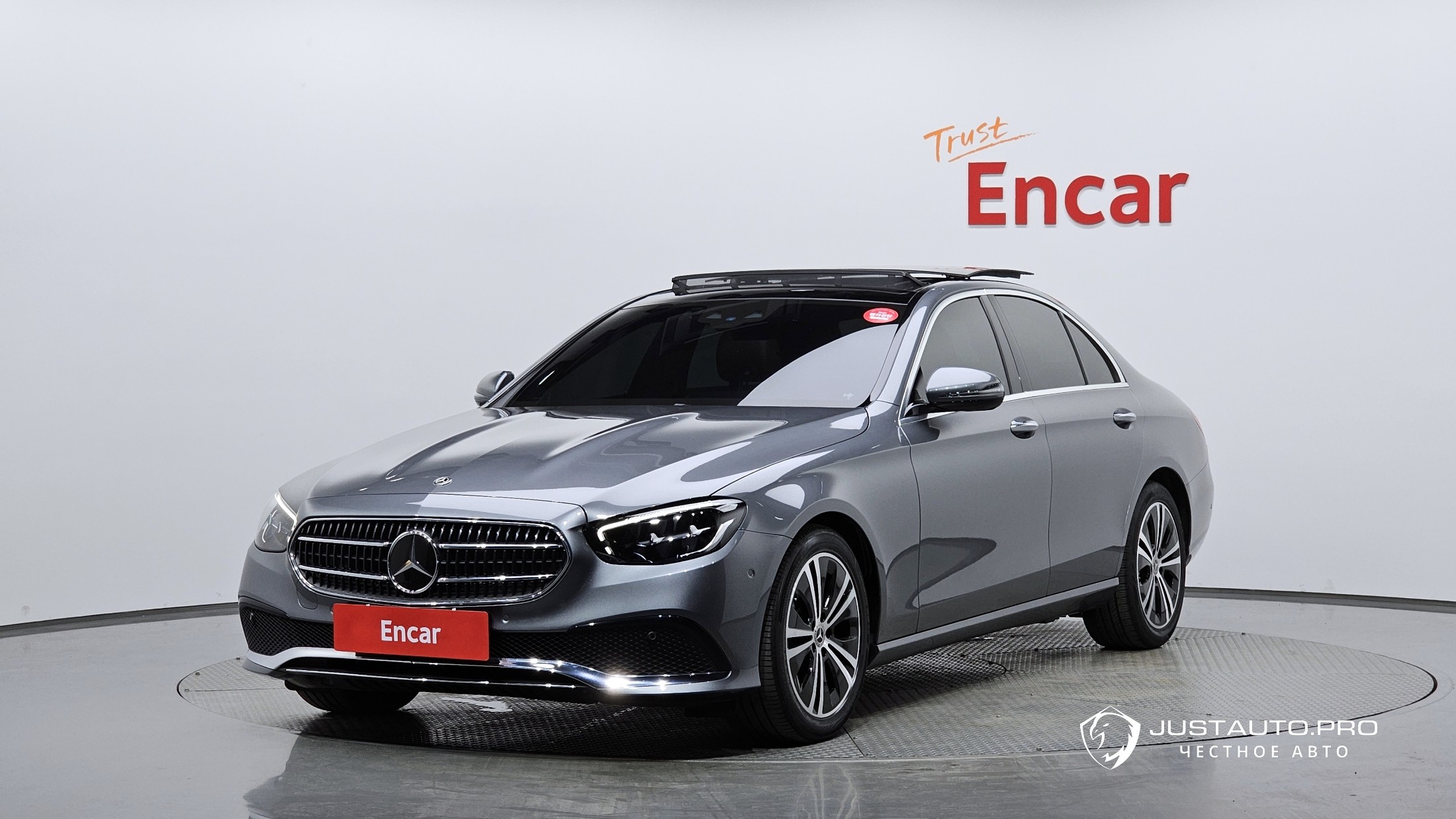 Автомобиль Mercedes-Benz E-Class