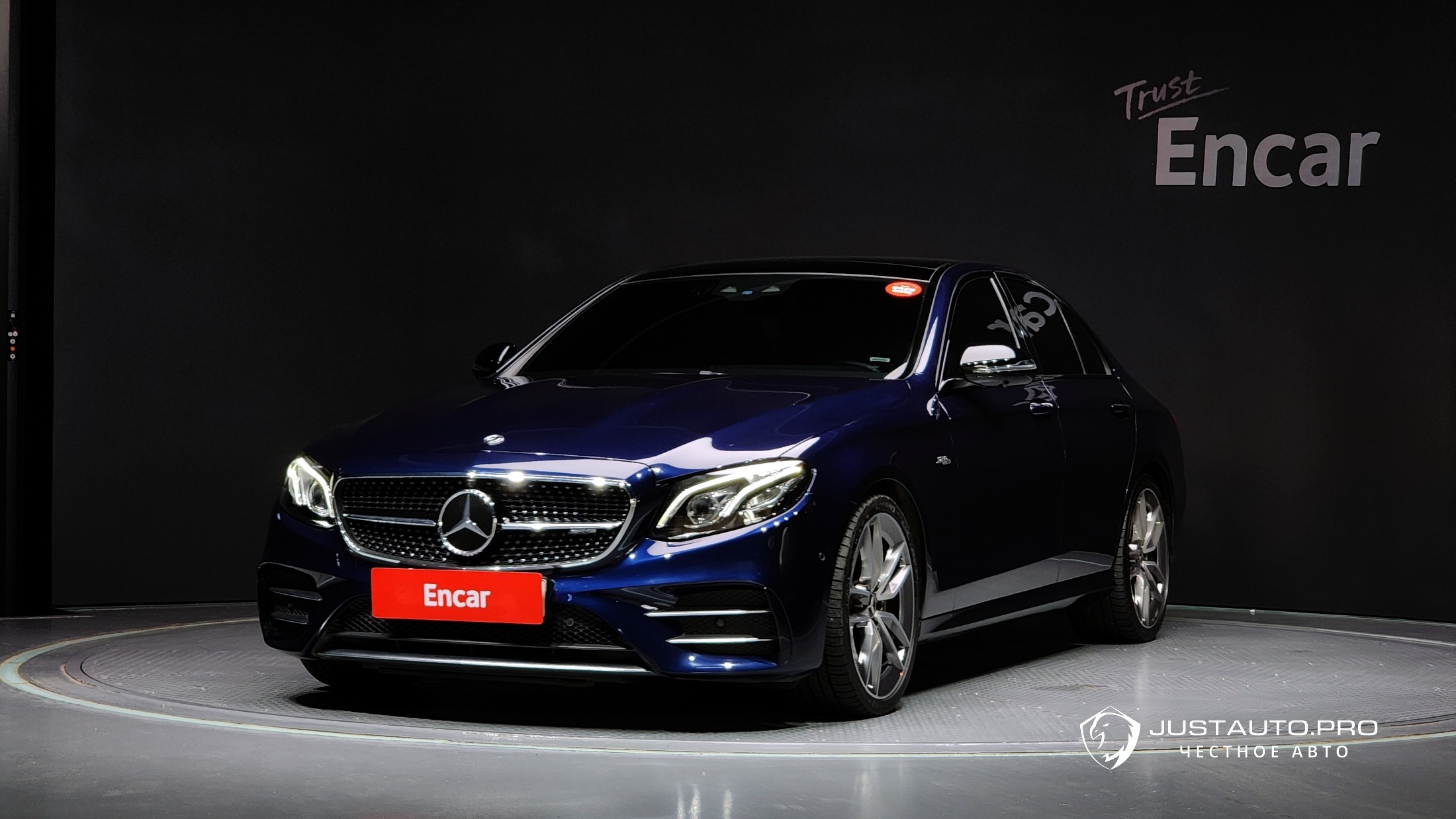 Автомобиль Mercedes-Benz E-Class
