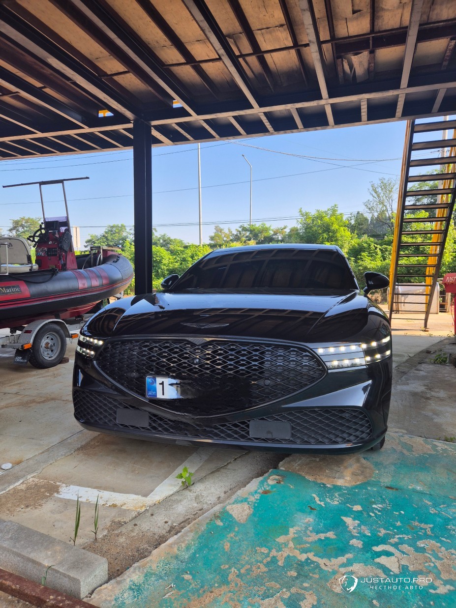 Автомобиль Genesis G90