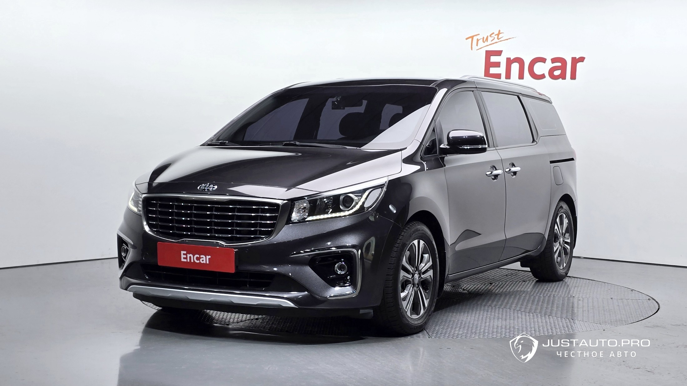 Автомобиль Kia Canival