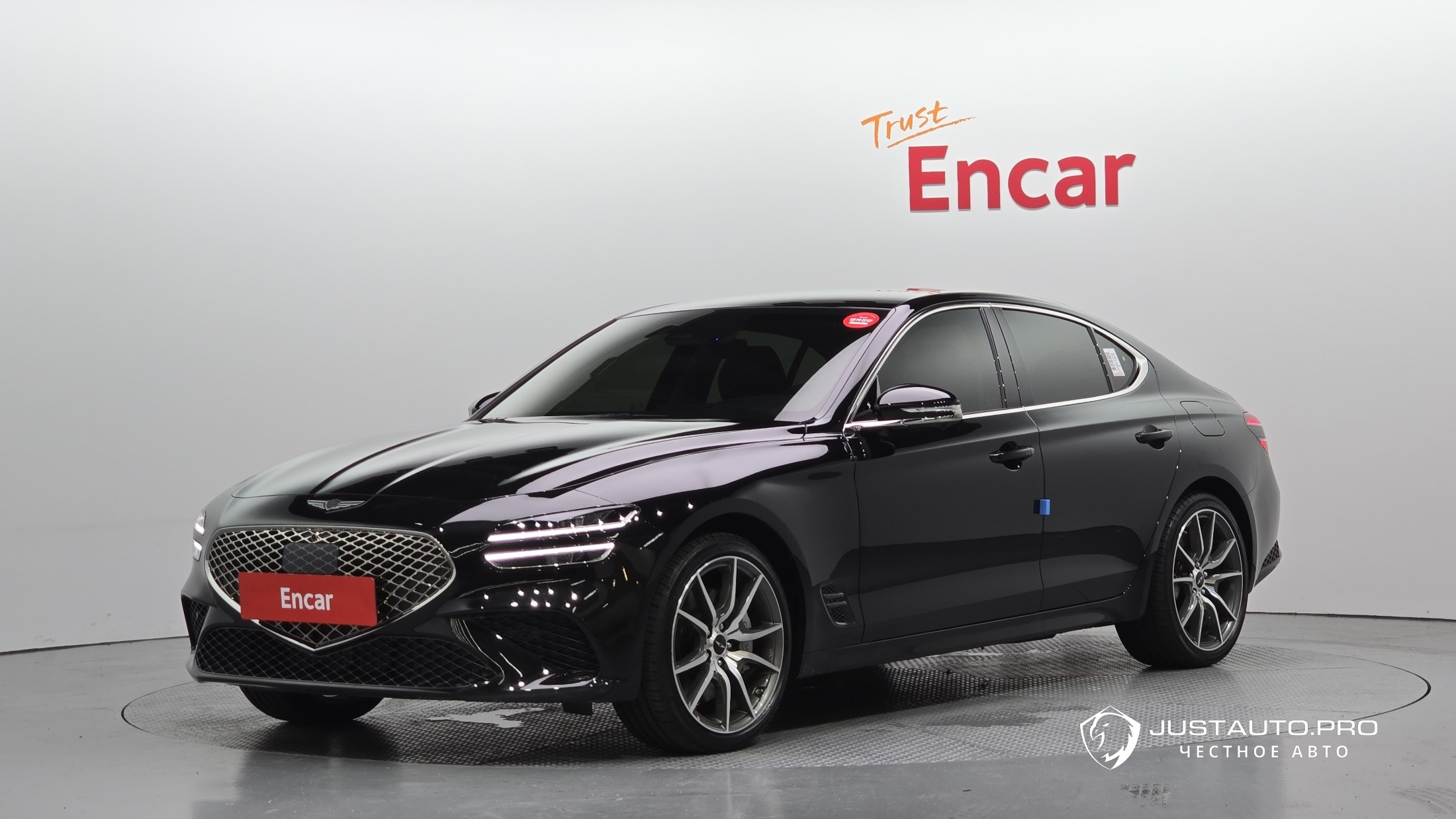 Автомобиль Genesis G70