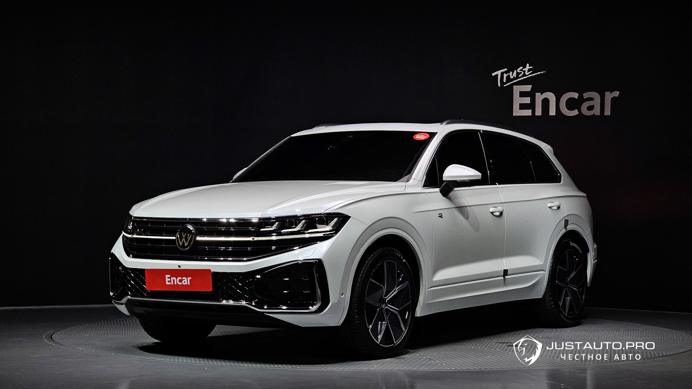 Автомобиль Volkswagen Touareg