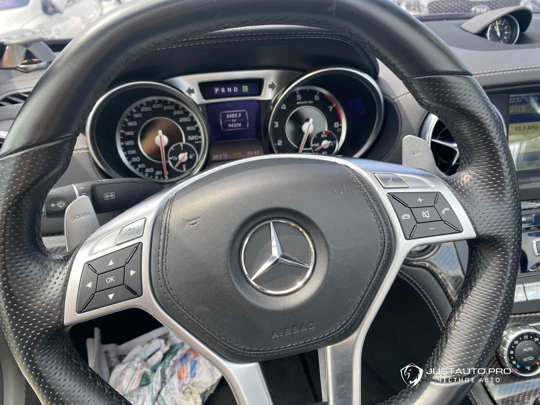 Автомобиль Mercedes-Benz SL-Class