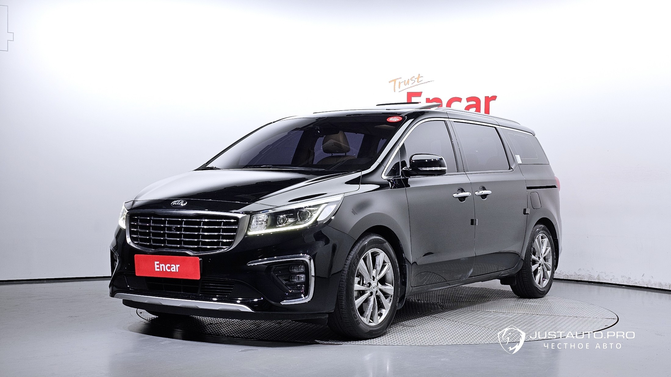 Автомобиль Kia Canival