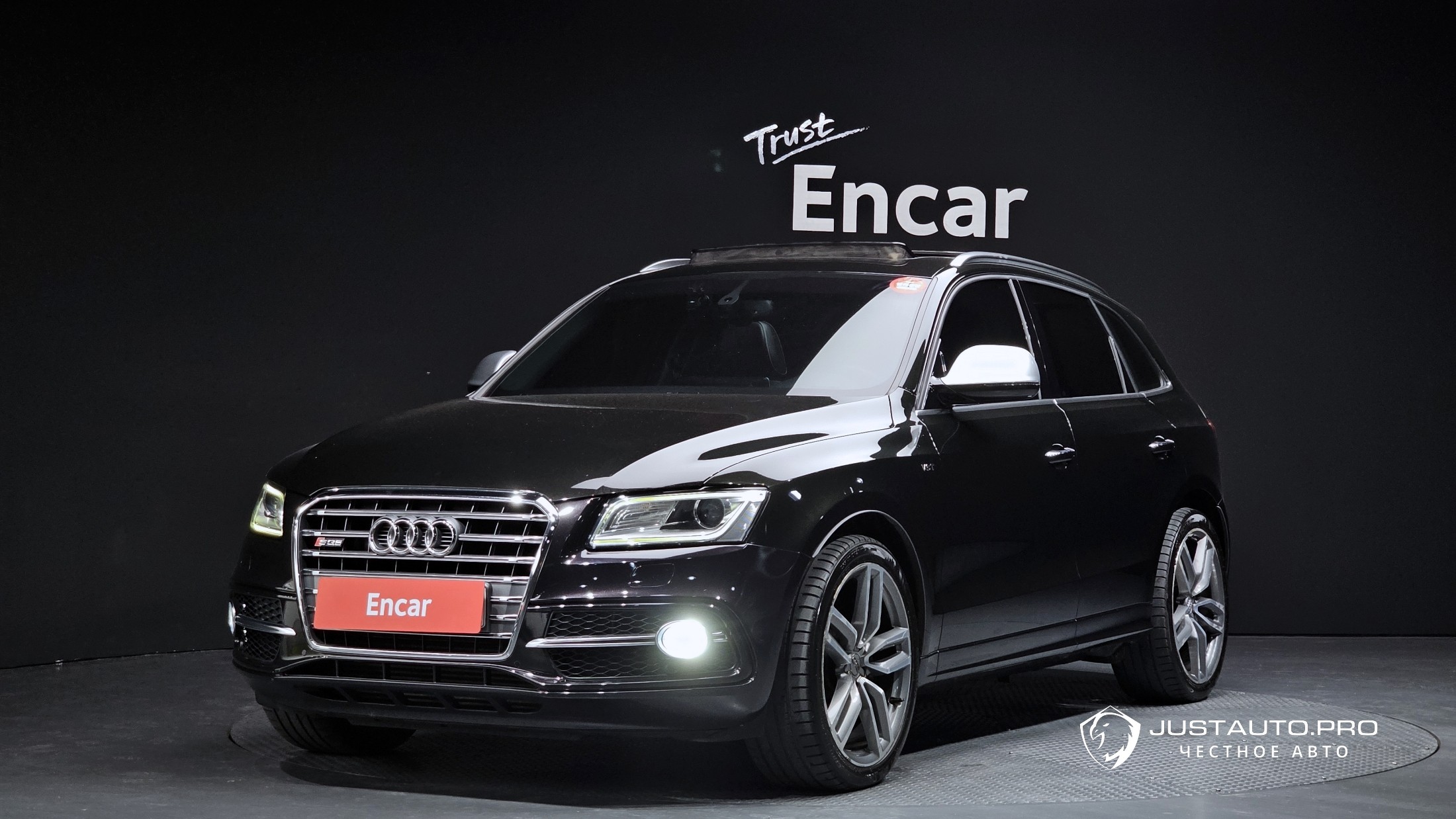 Автомобиль Audi SQ5