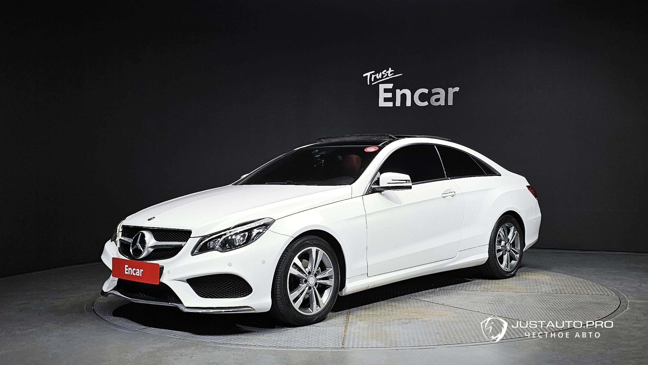 Автомобиль Mercedes-Benz E-Class