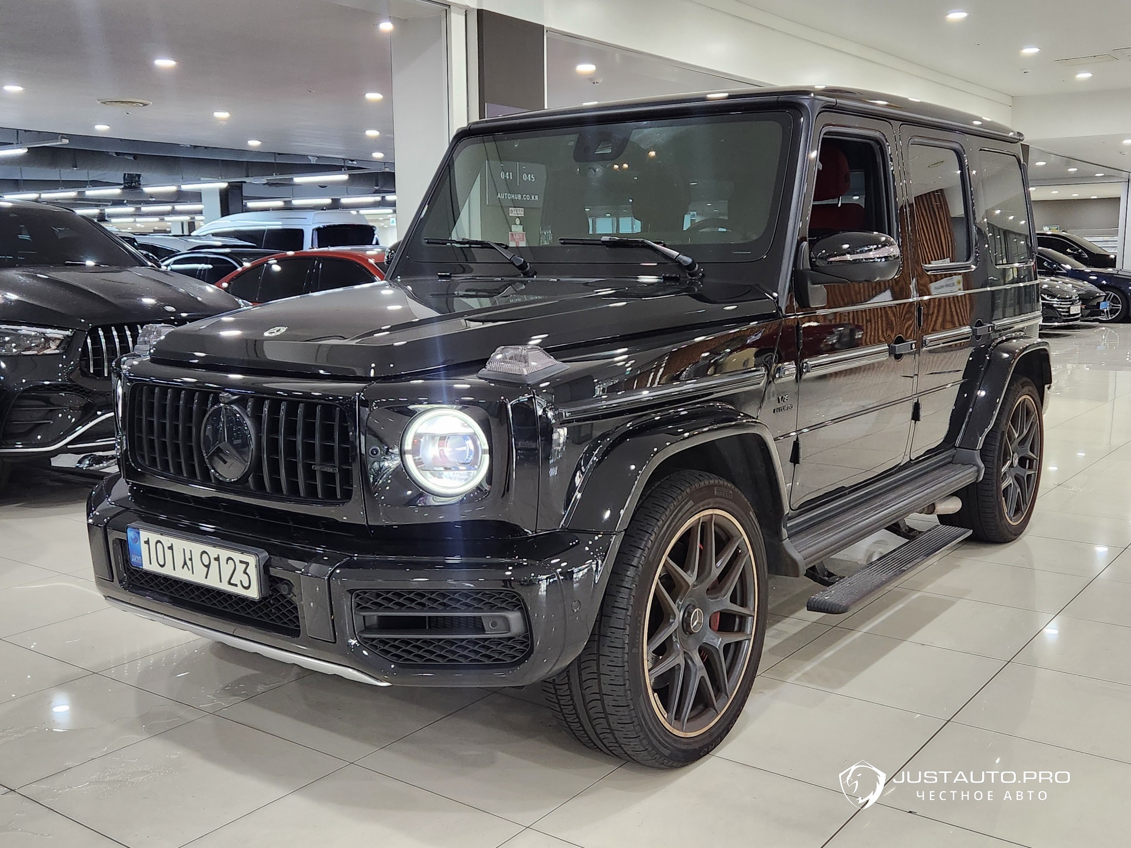 Автомобиль Mercedes-Benz G-Class
