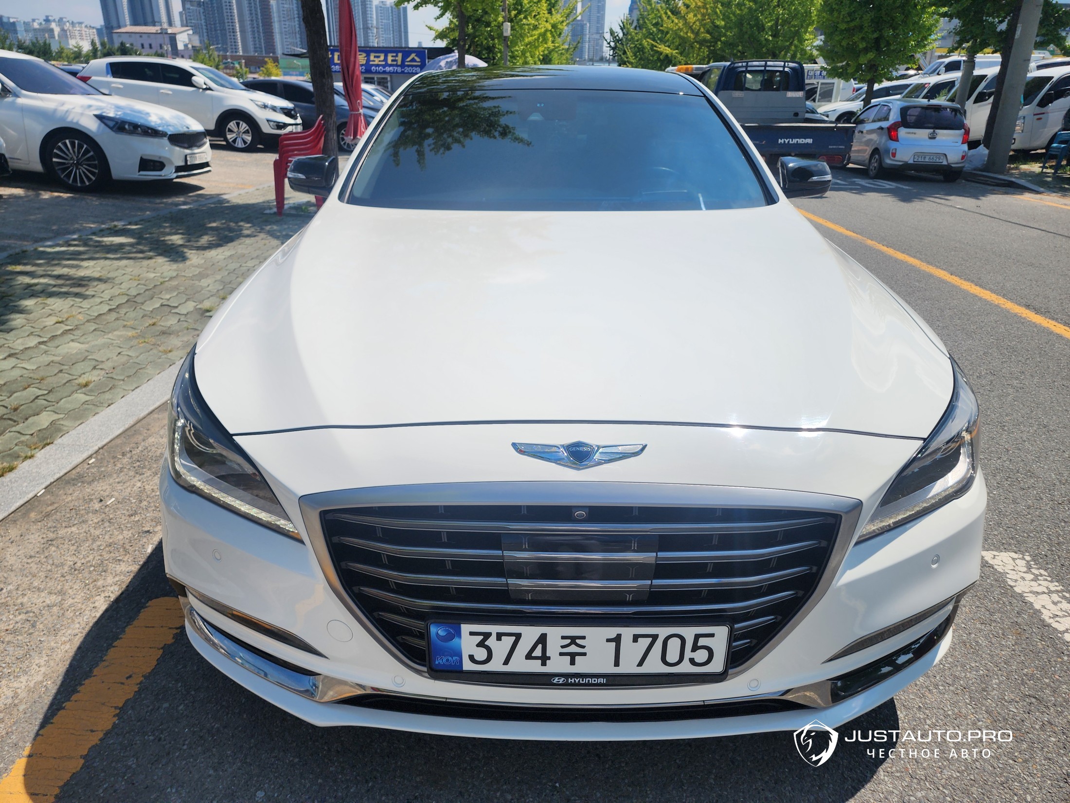 Автомобиль Genesis G80