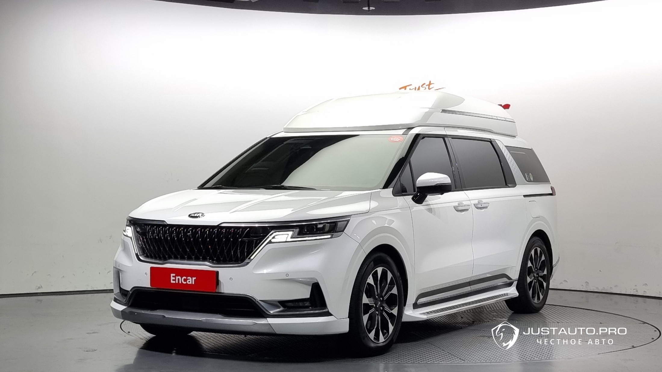 Автомобиль Kia Canival