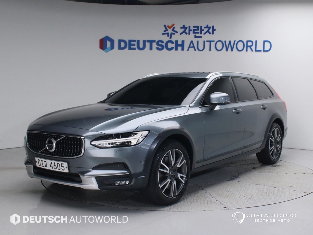 Автомобиль Volvo V90