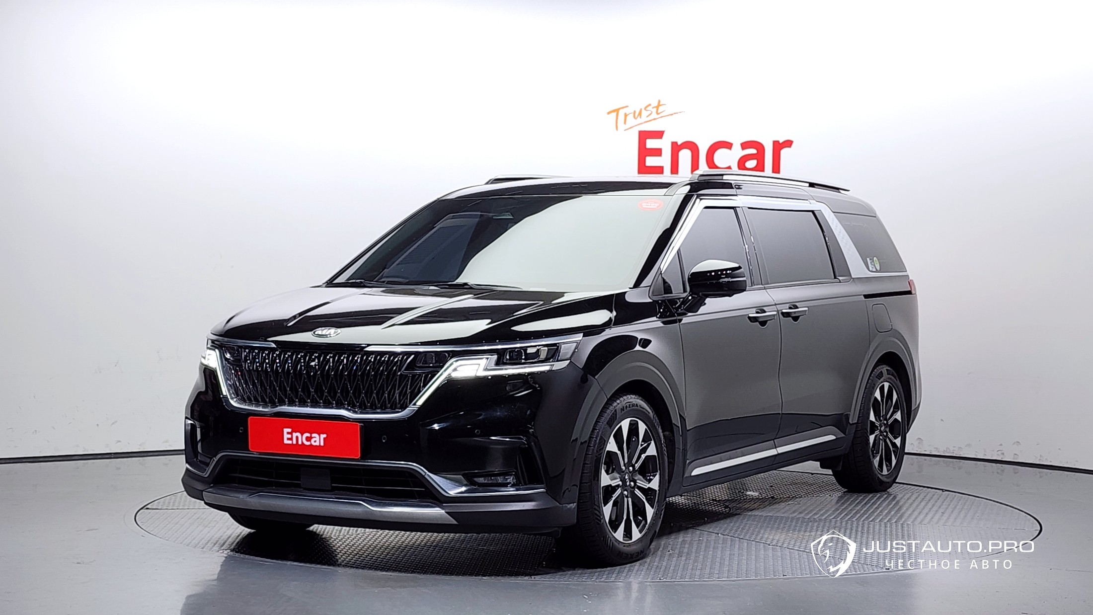 Автомобиль Kia Canival