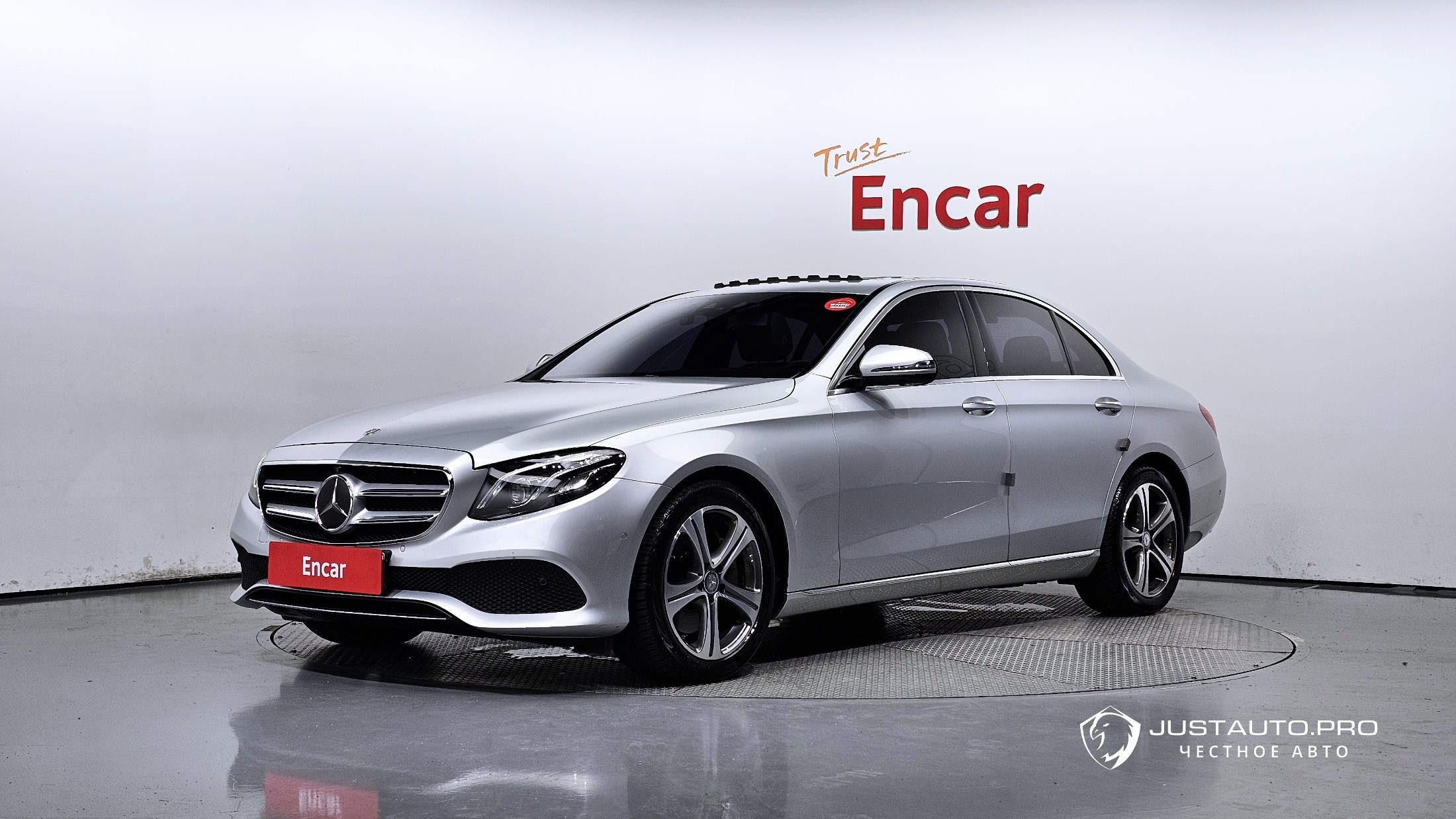 Автомобиль Mercedes-Benz E-Class