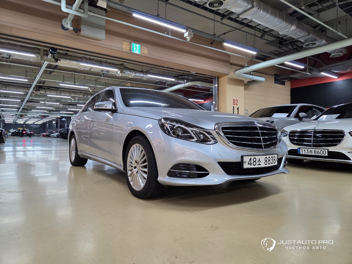 Автомобиль Mercedes-Benz E-Class