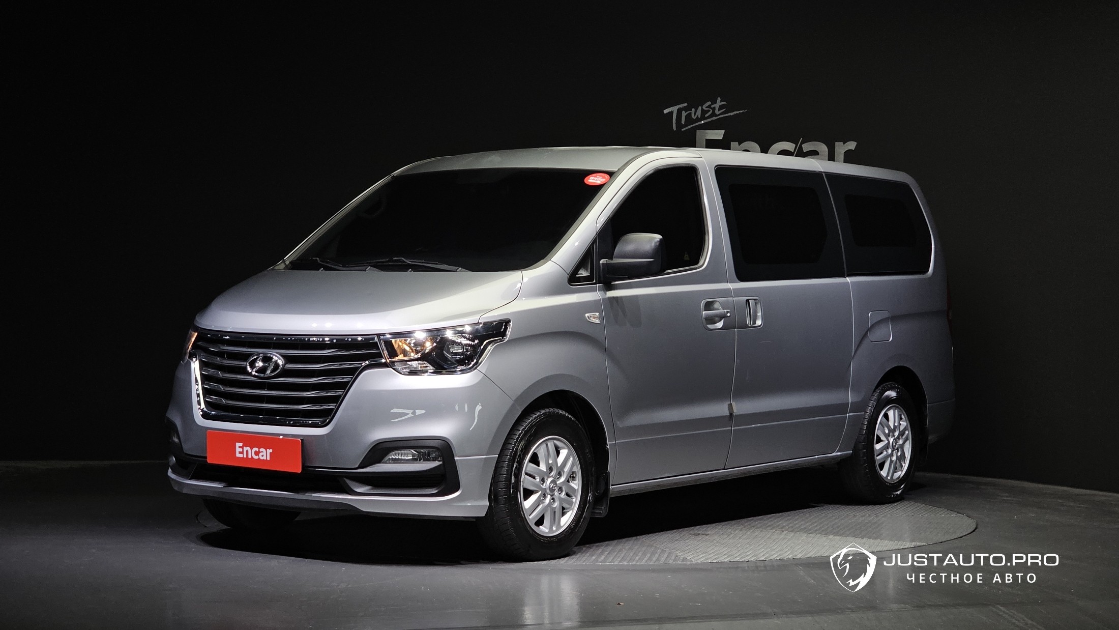 Автомобиль Hyundai Starex