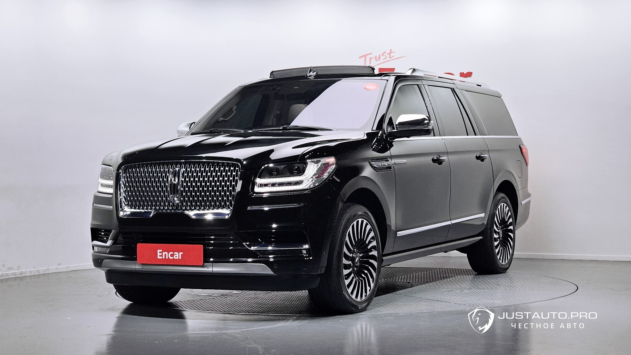Автомобиль Lincoln Navigator