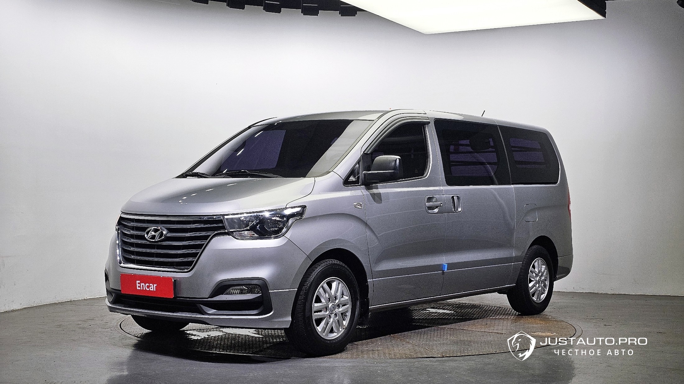 Автомобиль Hyundai Starex