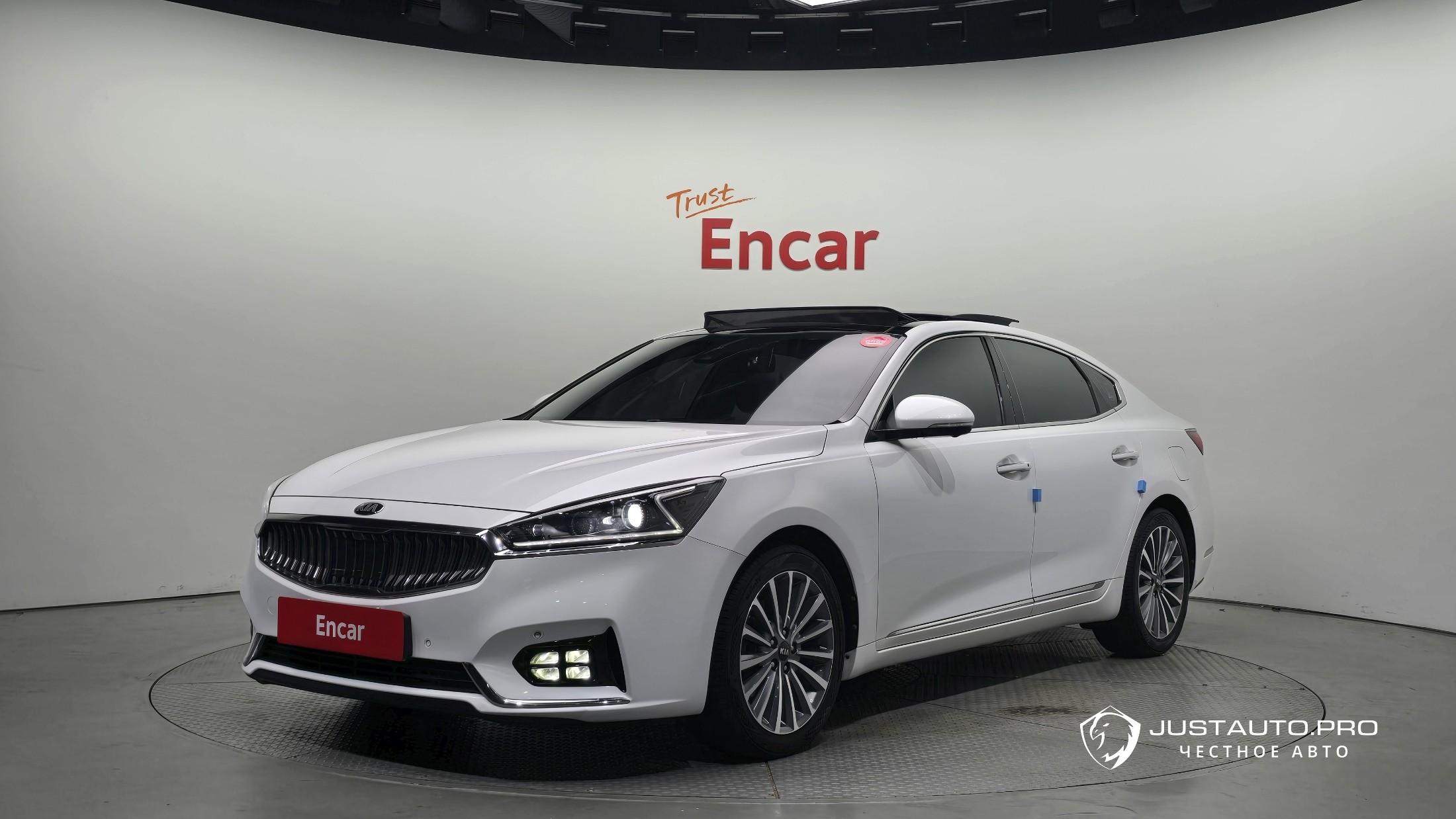 Автомобиль Kia K7
