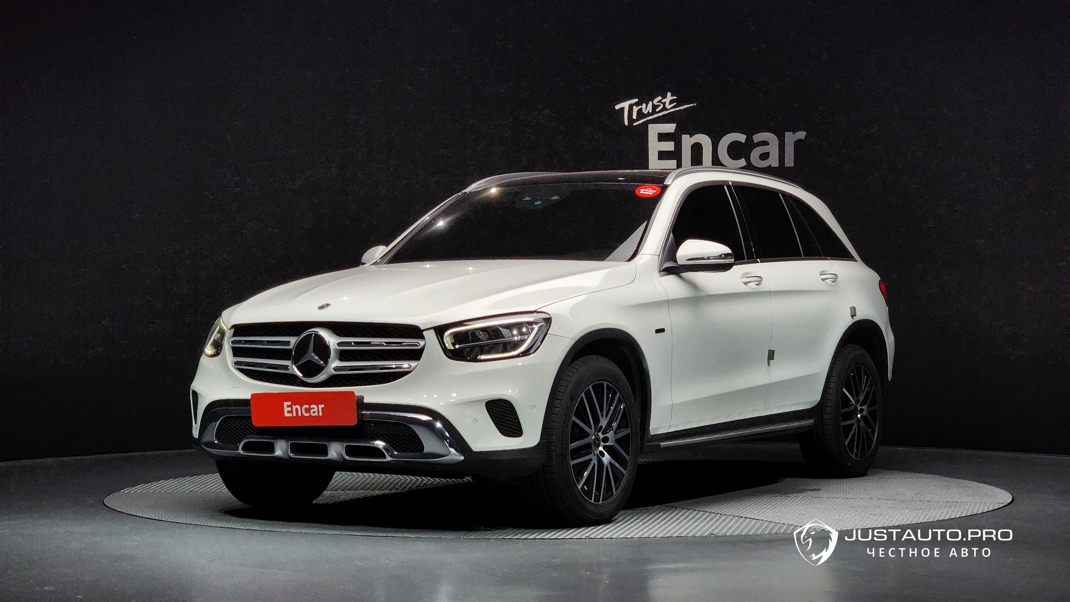 Автомобиль Mercedes-Benz GLC-Class
