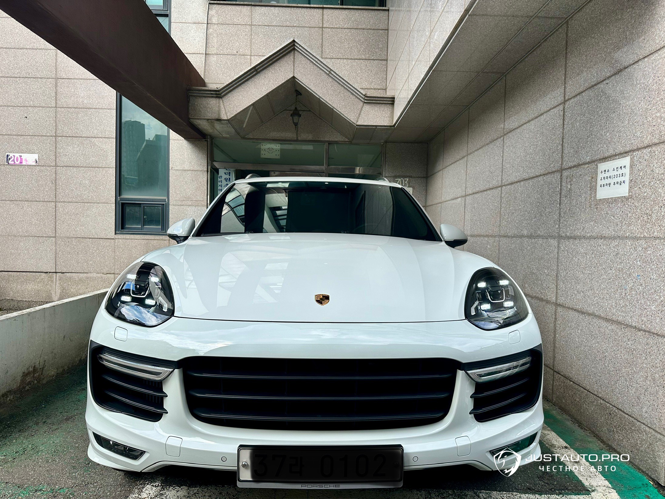 Автомобиль Porsche Cayenne