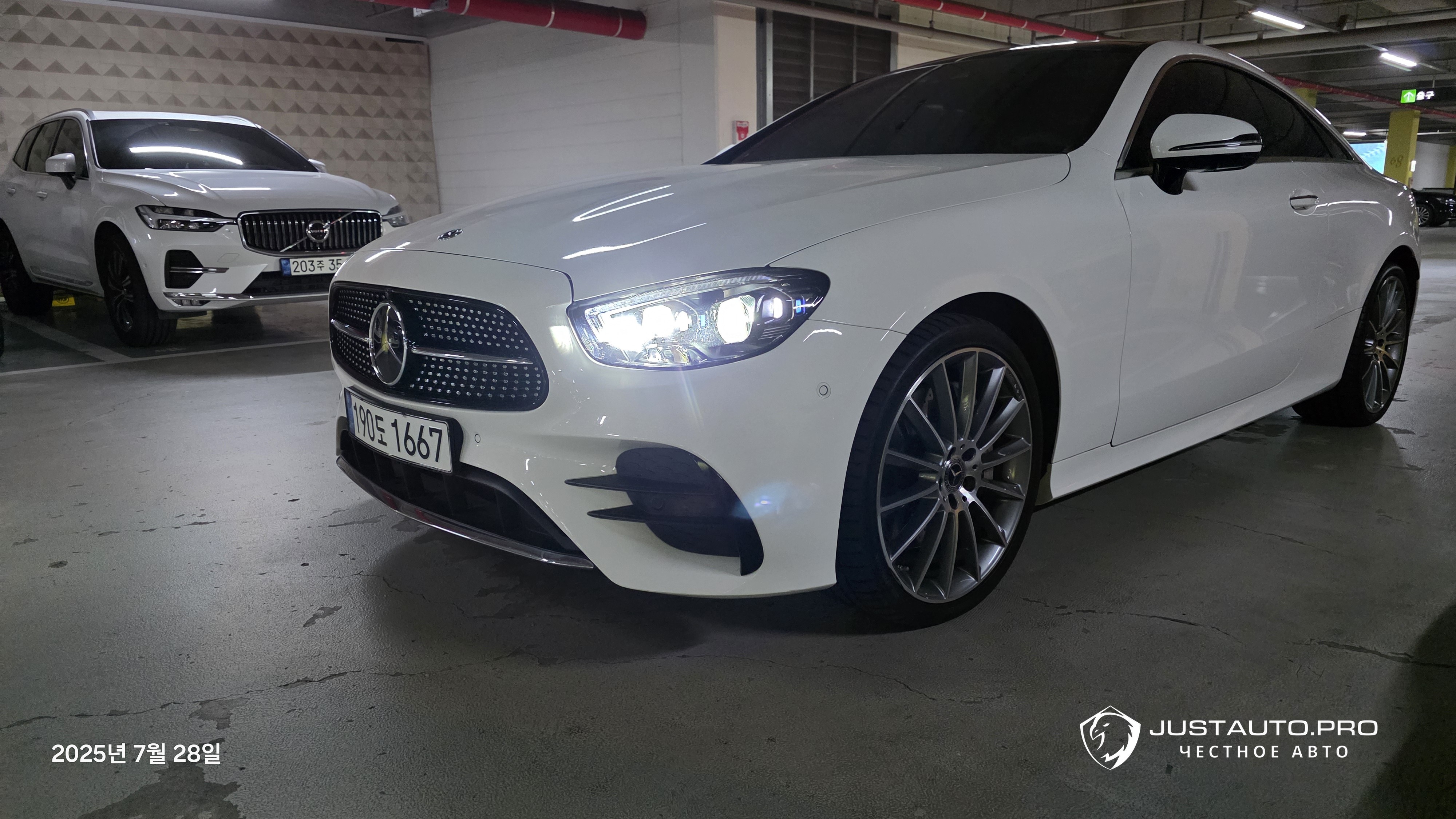 Автомобиль Mercedes-Benz E-Class