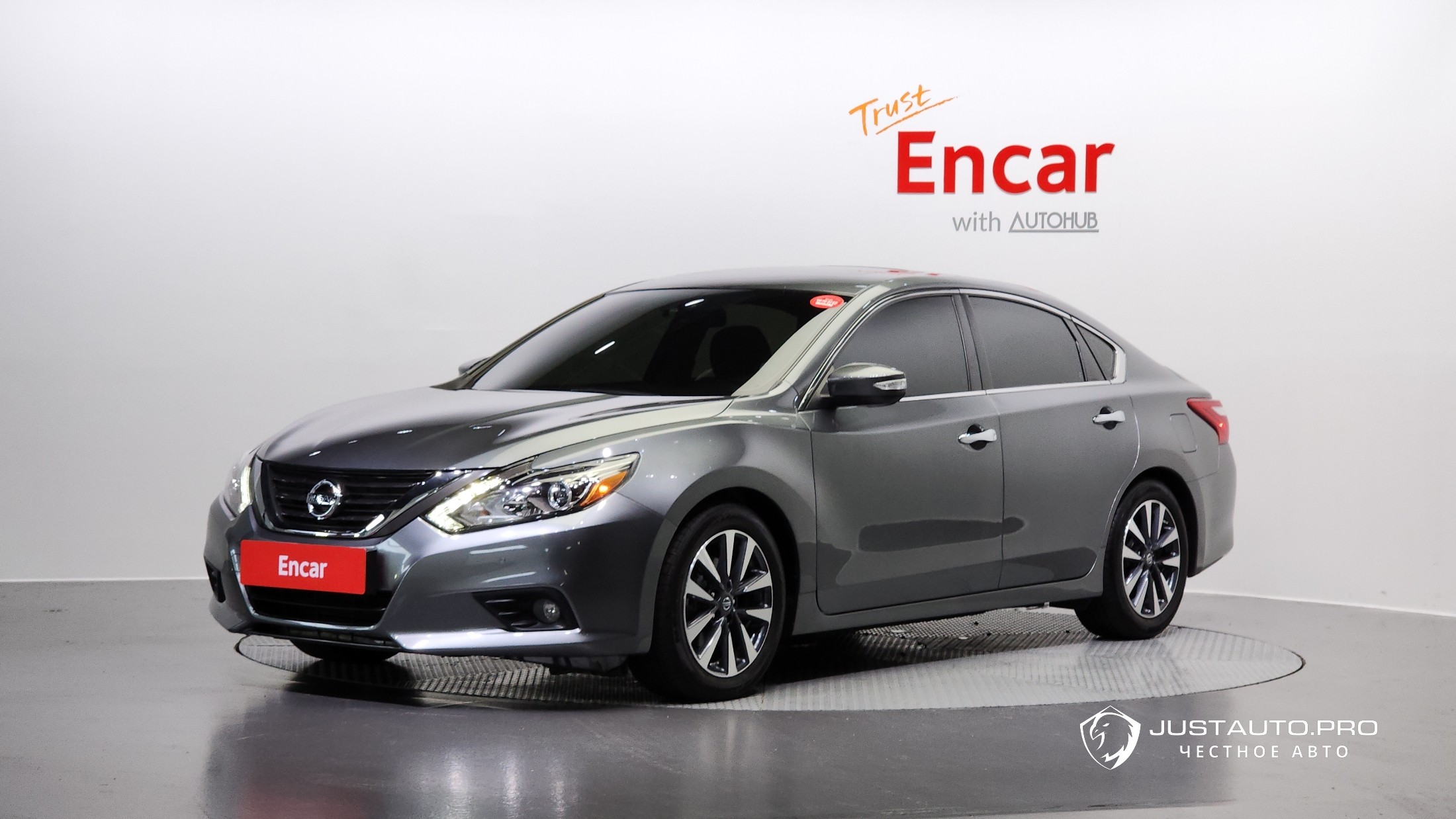 Автомобиль Nissan Altima