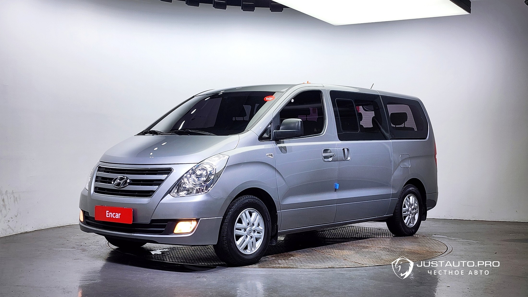 Автомобиль Hyundai Starex
