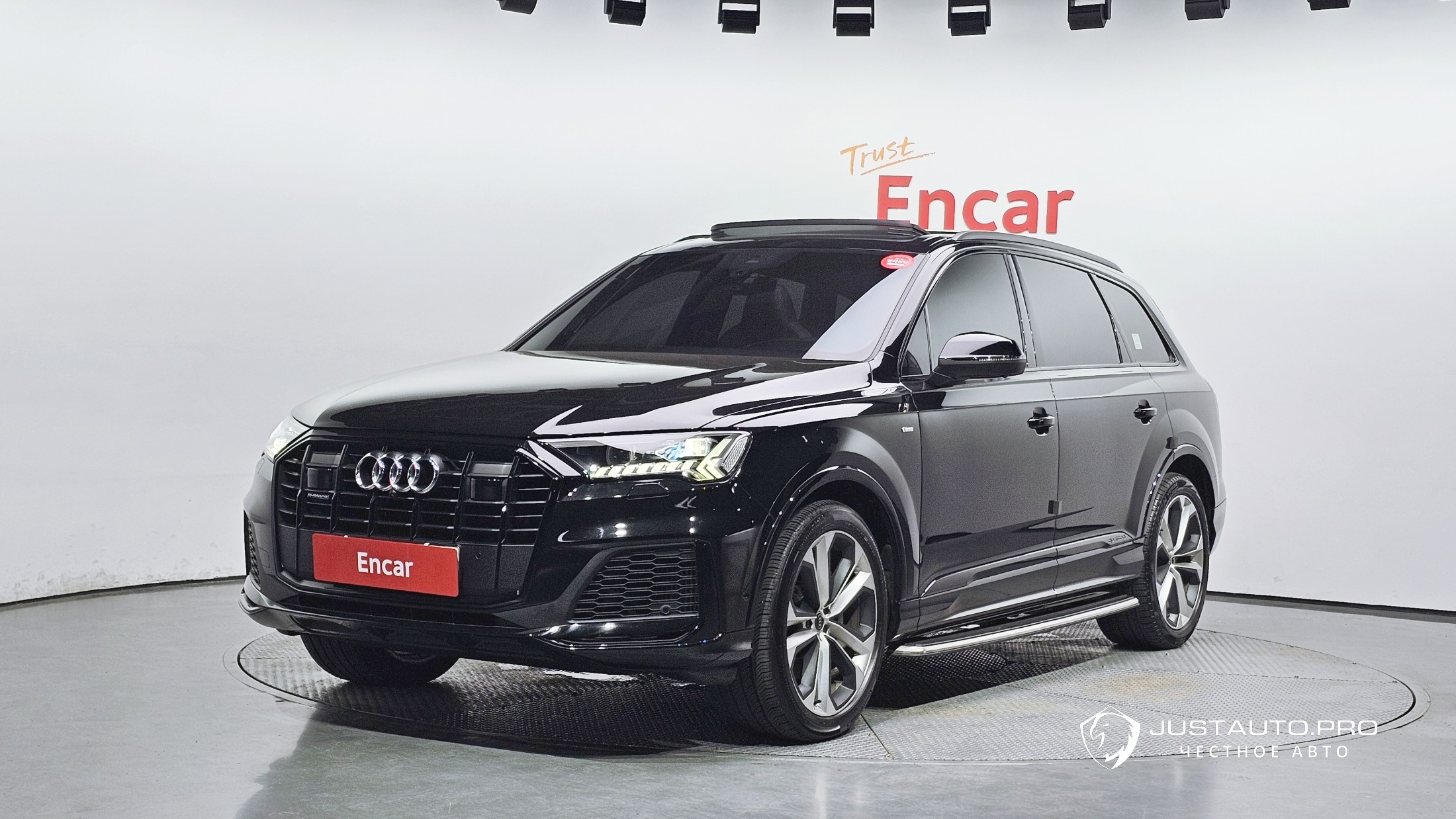 Автомобиль Audi Q7