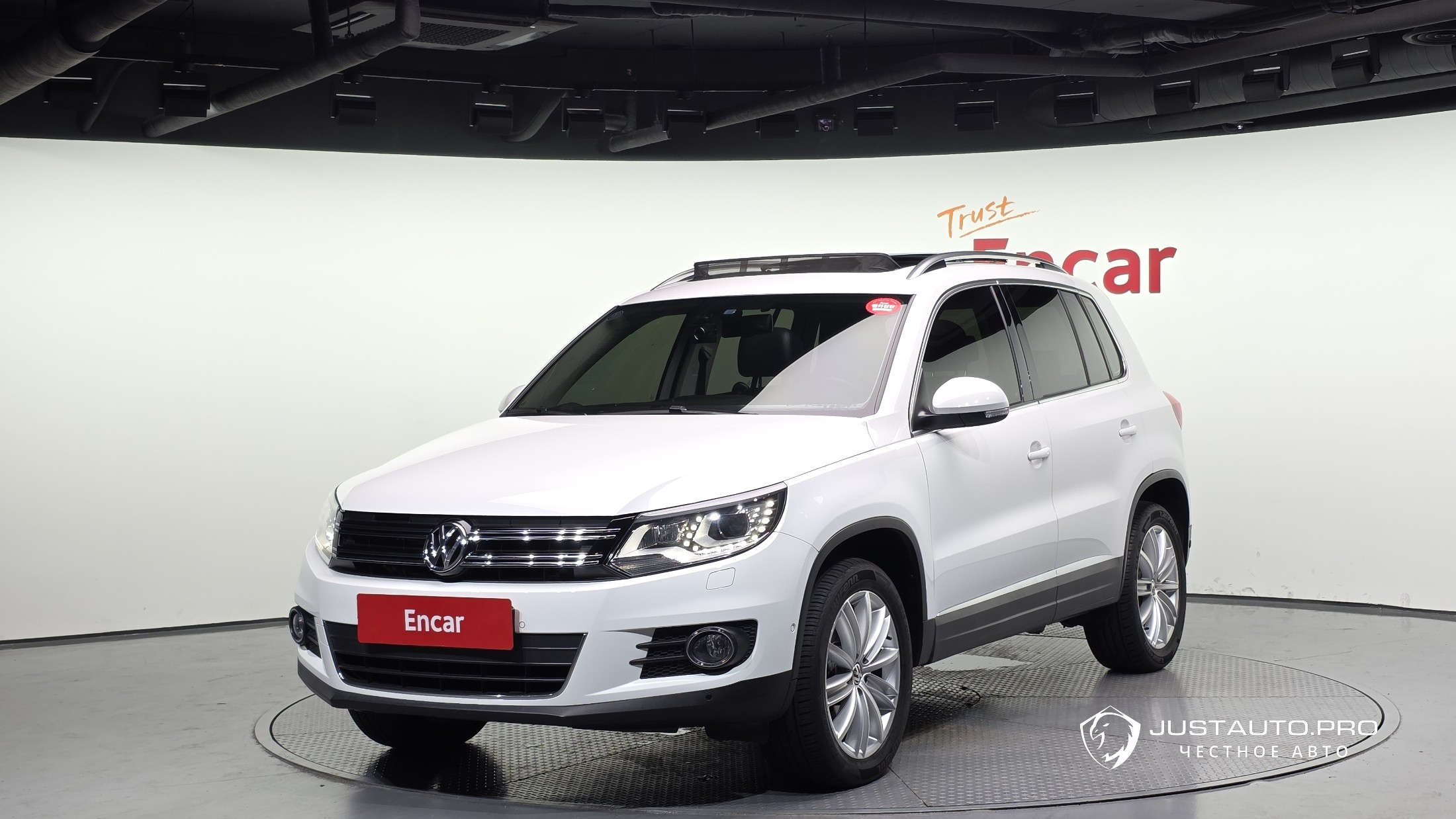 Автомобиль Volkswagen Tiguan