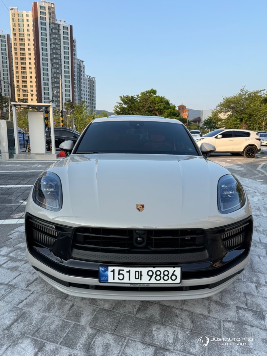 Автомобиль Porsche Macan