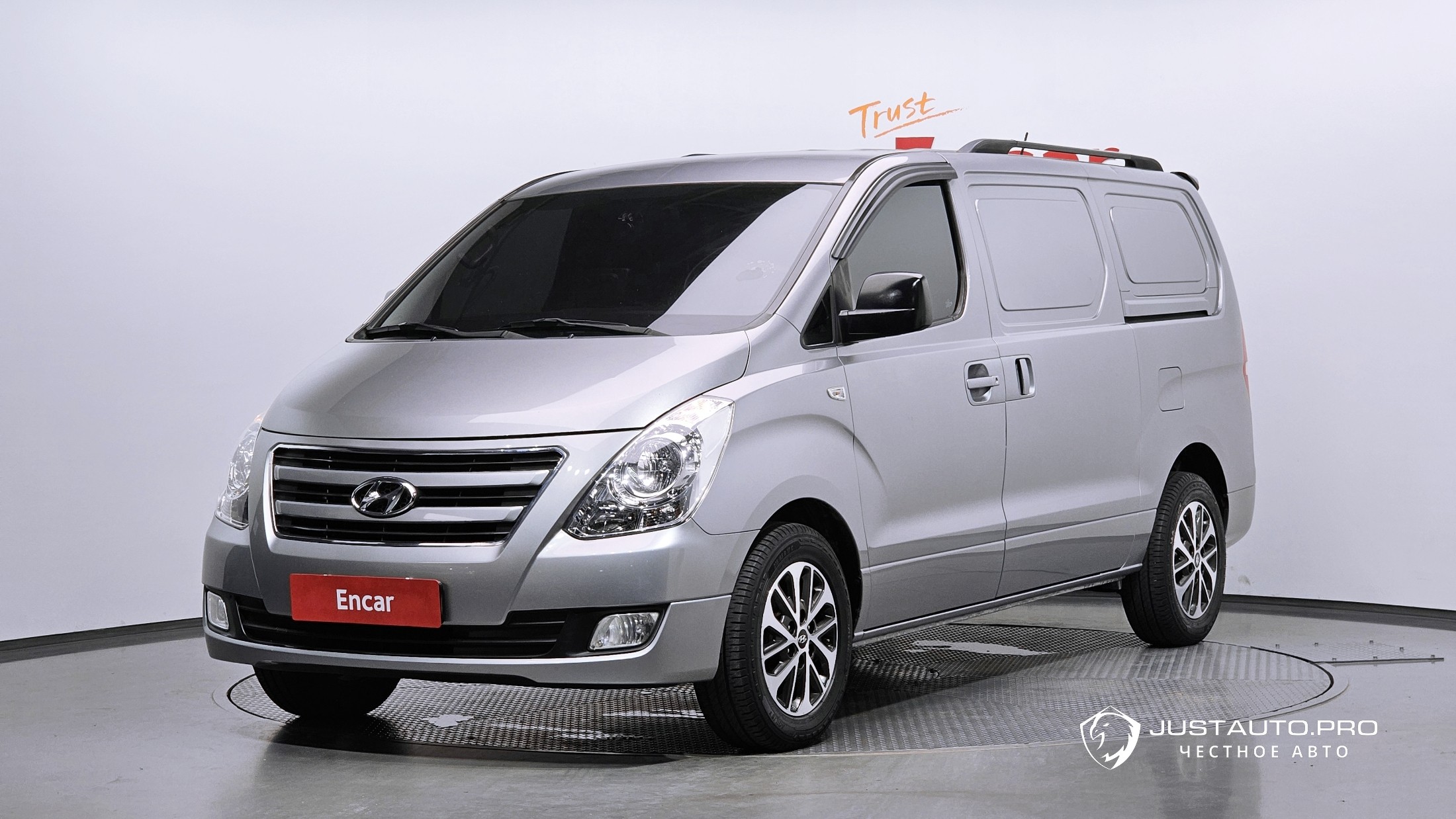 Автомобиль Hyundai Starex