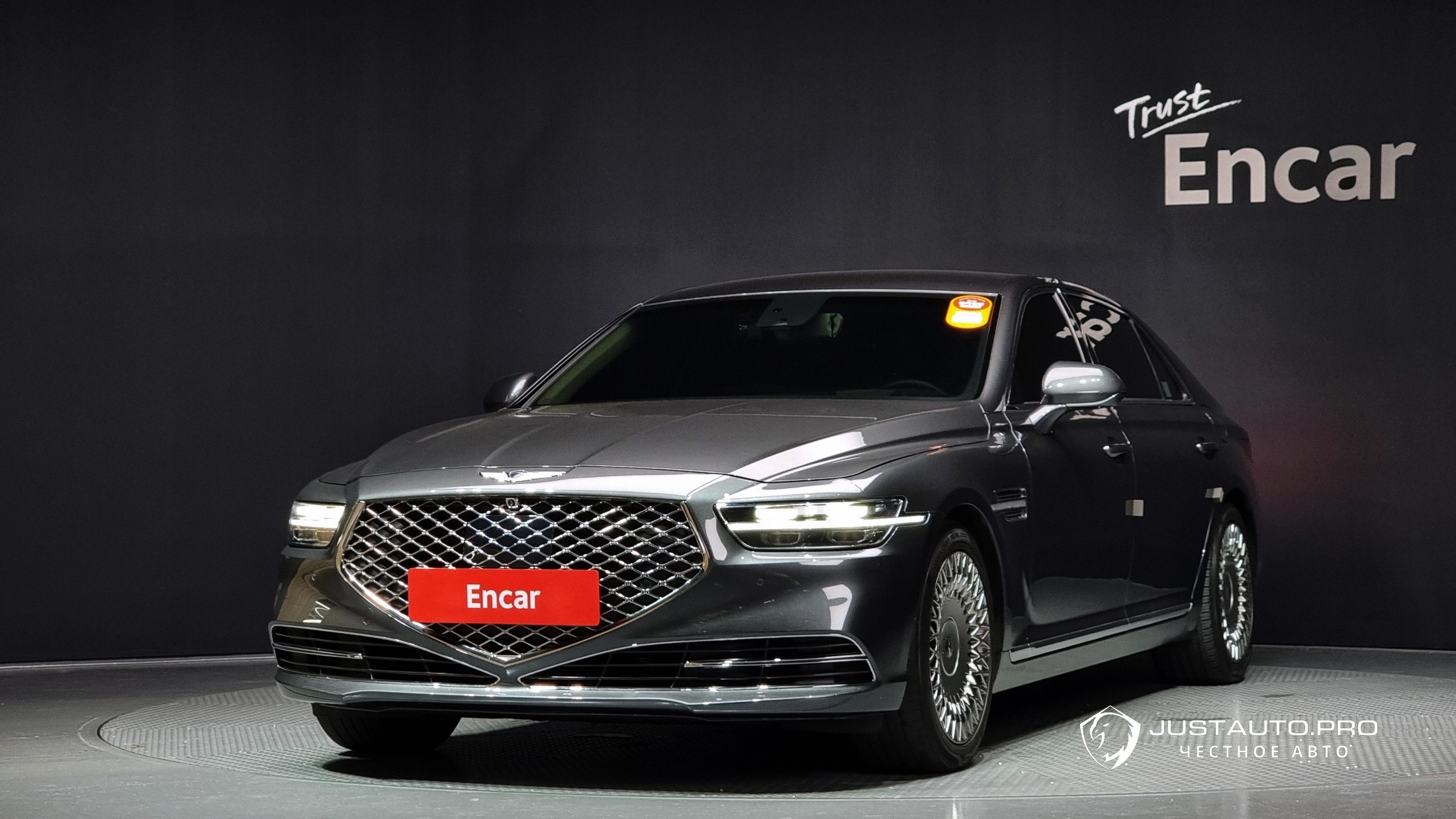 Автомобиль Genesis G90