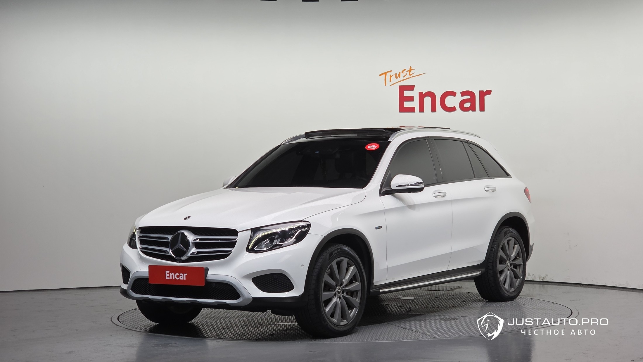 Автомобиль Mercedes-Benz GLC-Class