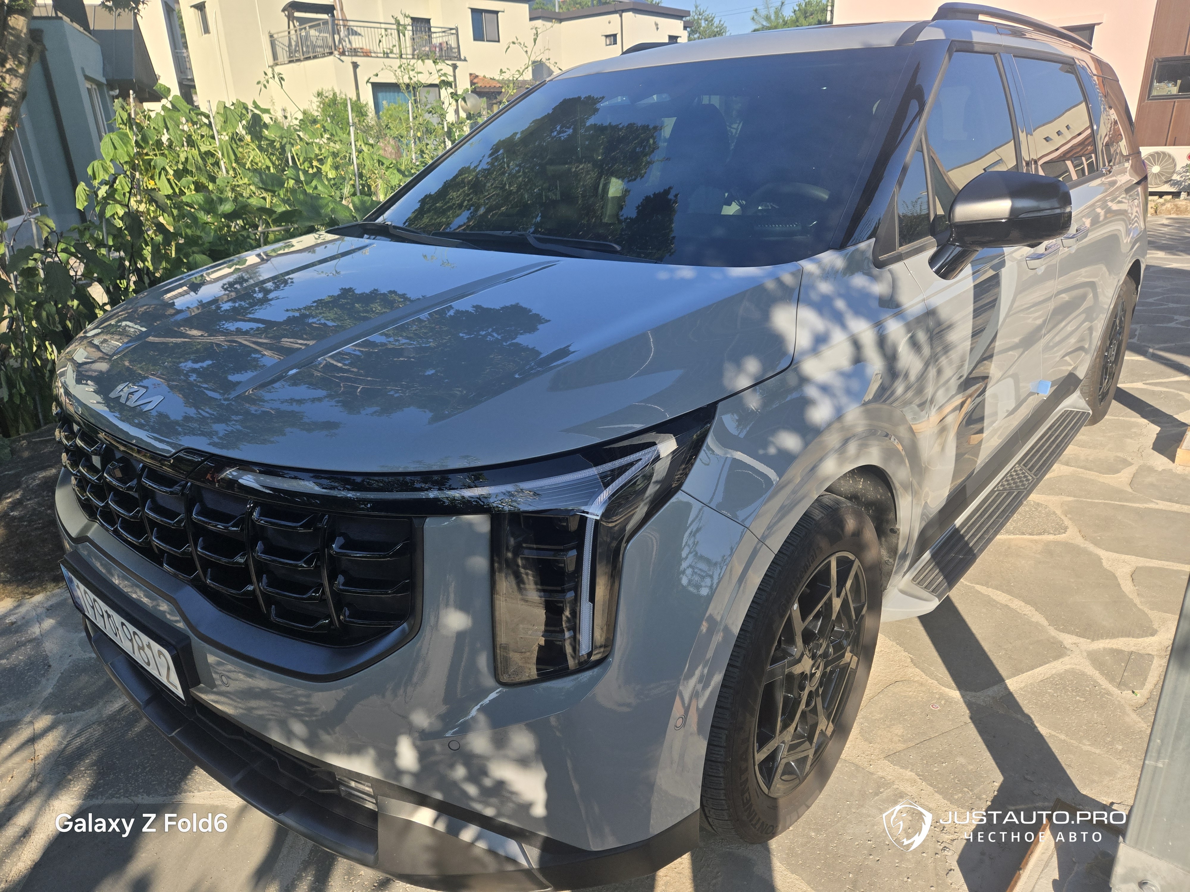 Автомобиль Kia Canival