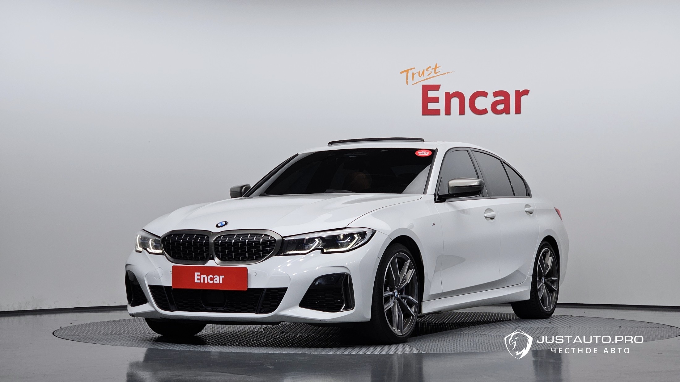 Автомобиль BMW 3-Series