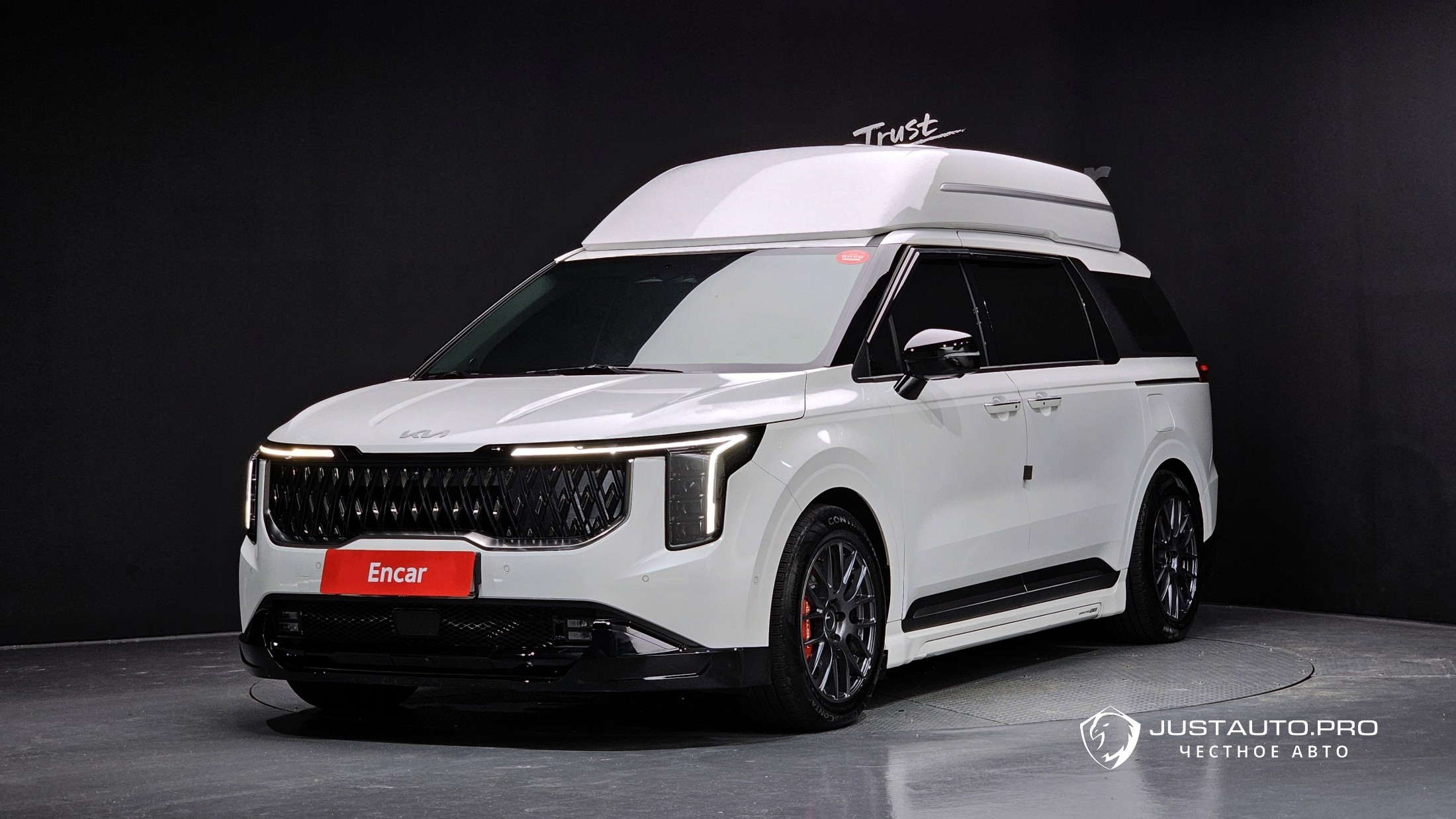 Автомобиль Kia Canival