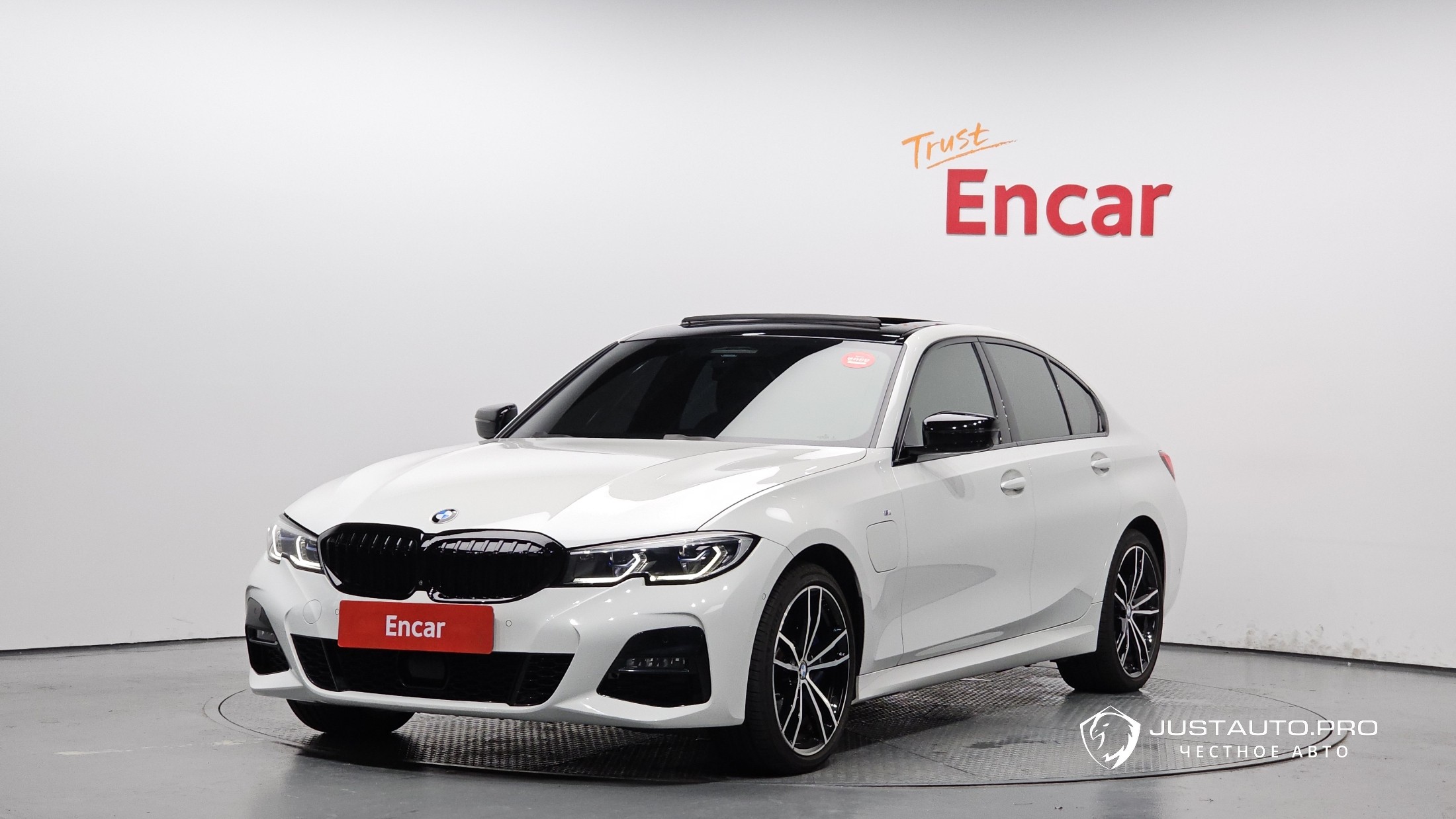 Автомобиль BMW 3-Series