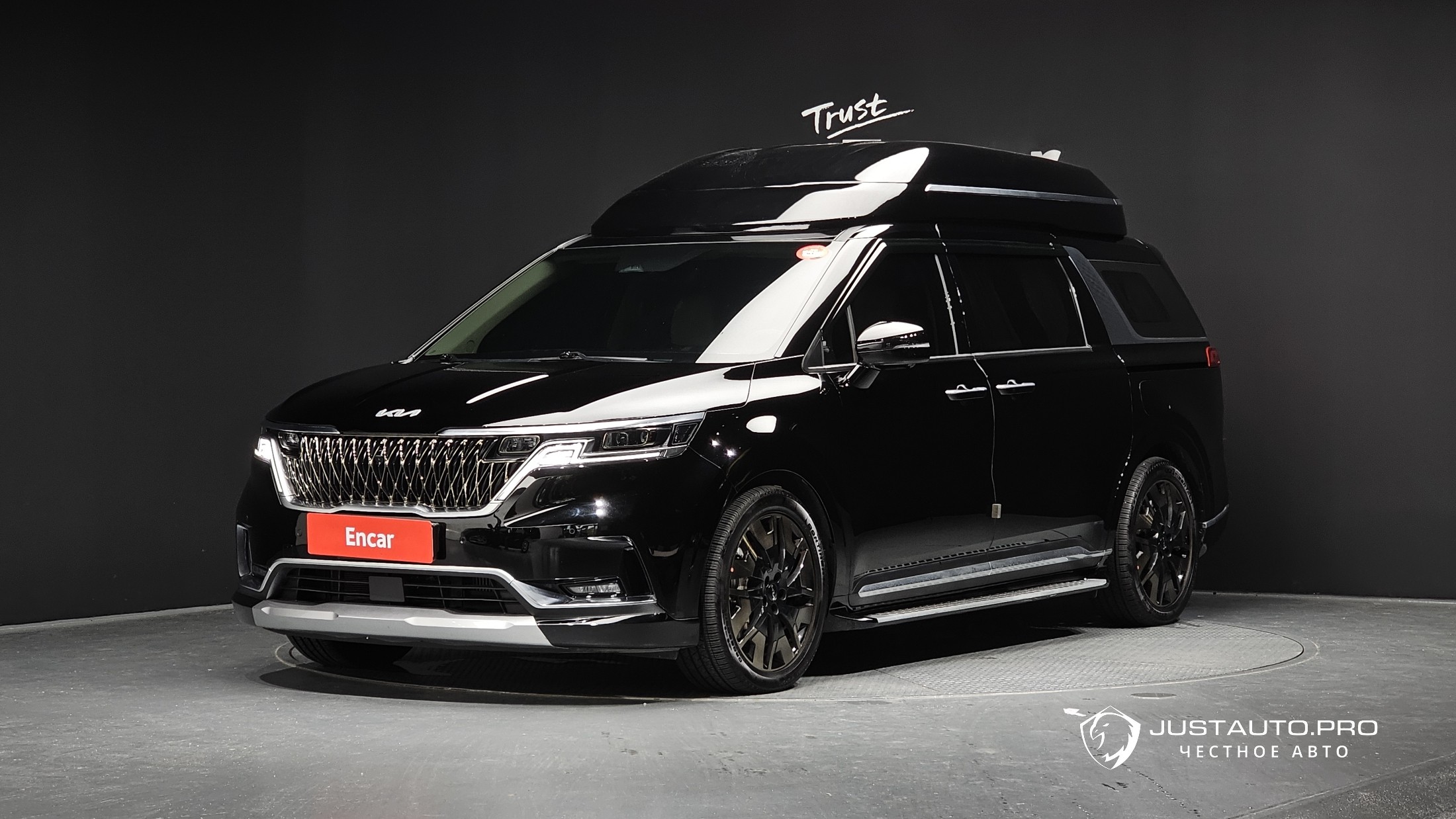 Автомобиль Kia Canival