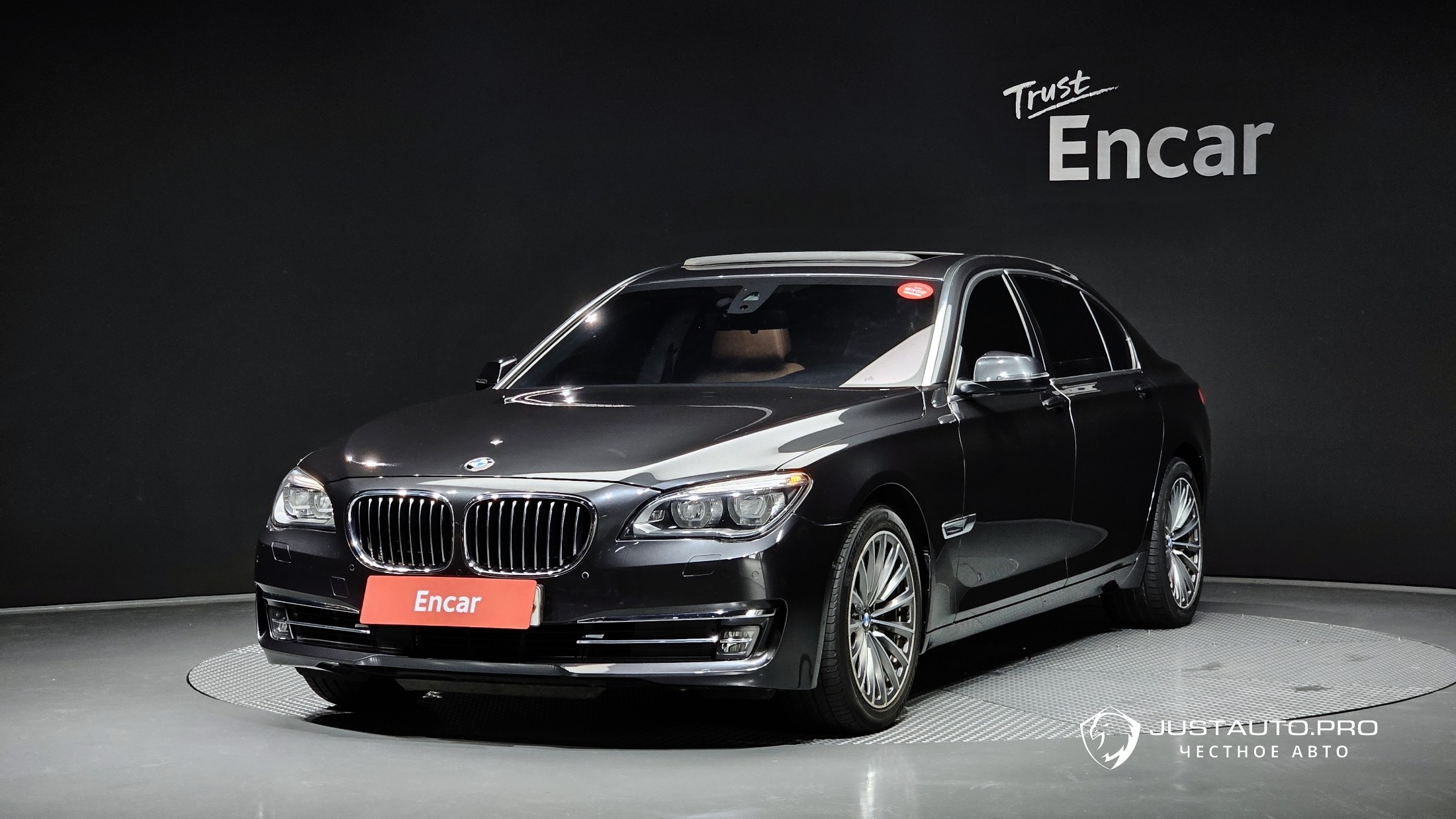 Автомобиль BMW 7-Series