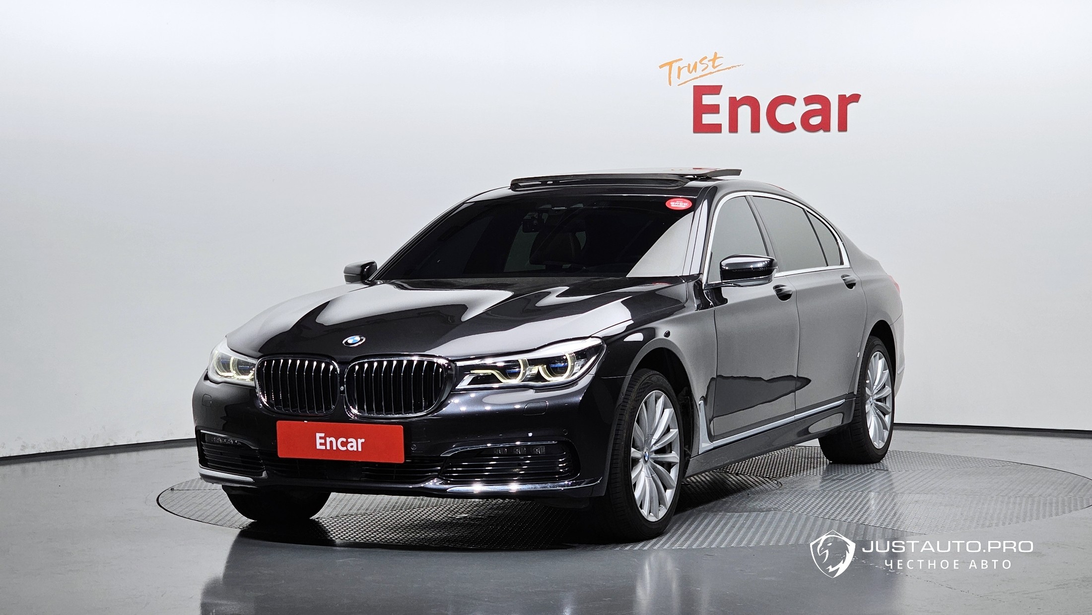 Автомобиль BMW 7-Series