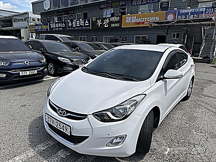 Автомобиль Hyundai AVANTE