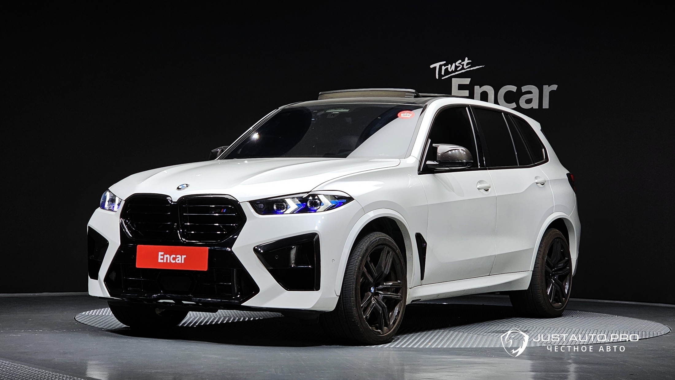 Автомобиль BMW X5M